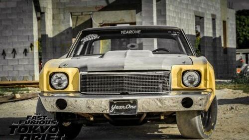 KHÔNG PHẢI SKYLINE! “Ngôi sao thật sự” của Fast & Furious: Tokyo Drift chính là Chevrolet Monte Carlo 1971 – Cỗ máy thô ráp, mạnh mẽ và chân thực nhất loạt phim!