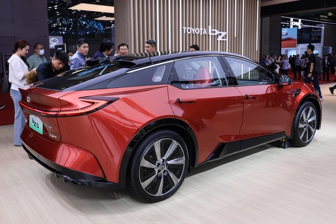 Toyota 'Âm Thầm' Tung Xe Điện $18.000 (bZ5) Phá Vỡ Toàn Bộ Ngành Công Nghiệp EV, Elon Musk Lo Lắng?