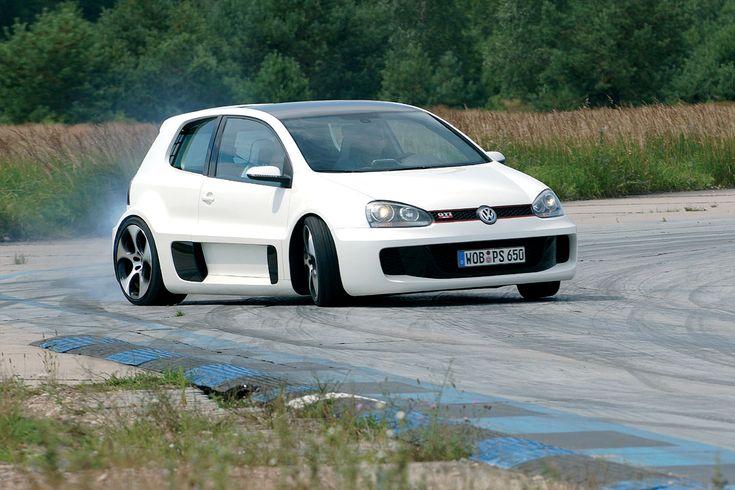 Top 7 Mẫu Xe Nhỏ Bé Với Động Cơ “Khổng Lồ”