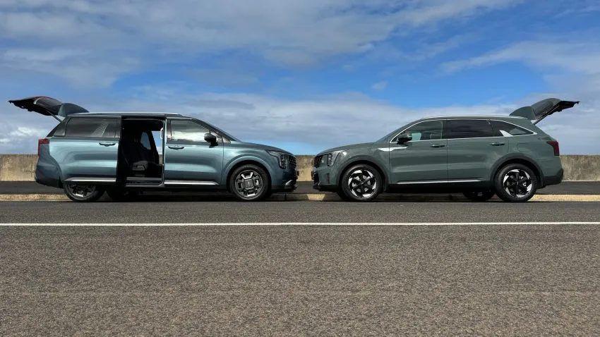 Kia Carnival Hybrid vs Kia Sorento Hybrid tested: Can't decide which one to  buy?