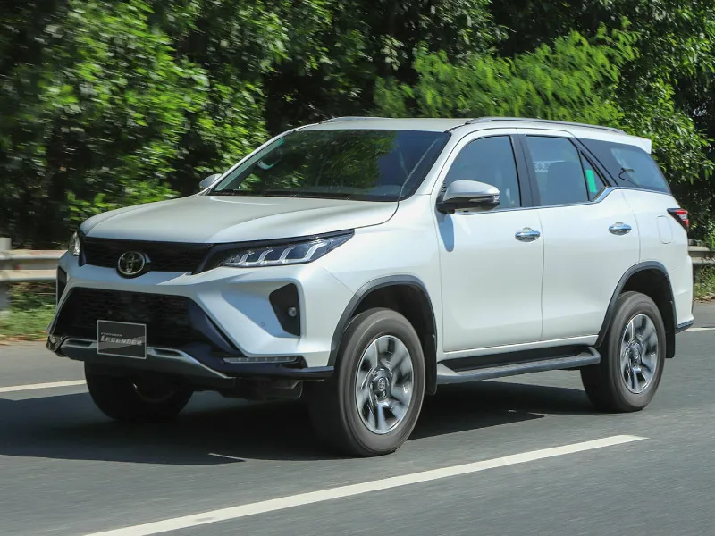 Toyota Fortuner 2025 - Giá xe lăn bánh - Thông Số Kỹ Thuật