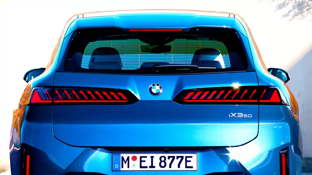 BMW iX3 Đi Xa Hơn 1.000km Chỉ Với Một Lần Sạc Trong Thử Nghiệm