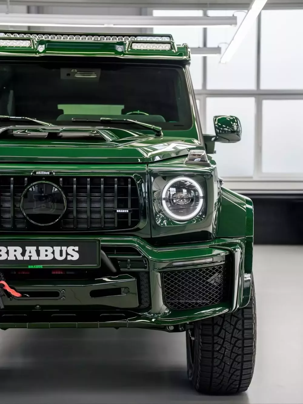 Brabus XLP 800 6x6: "Cá sấu 6 bánh" độc nhất vô nhị đổ bộ Việt Nam