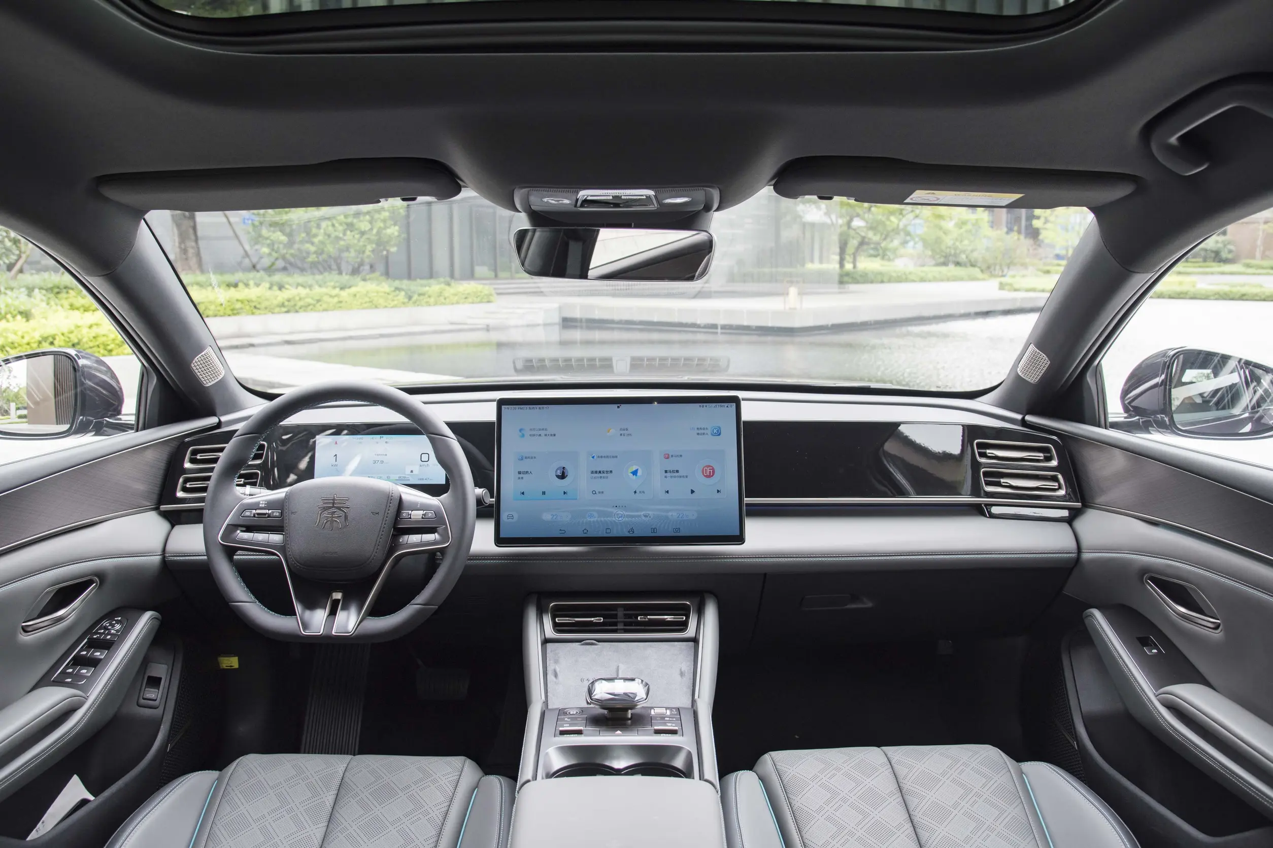 BYD Qin L: Sedan 357 Triệu, Xăng 'Ngửi' và Tầm Hoạt Động 2.100km