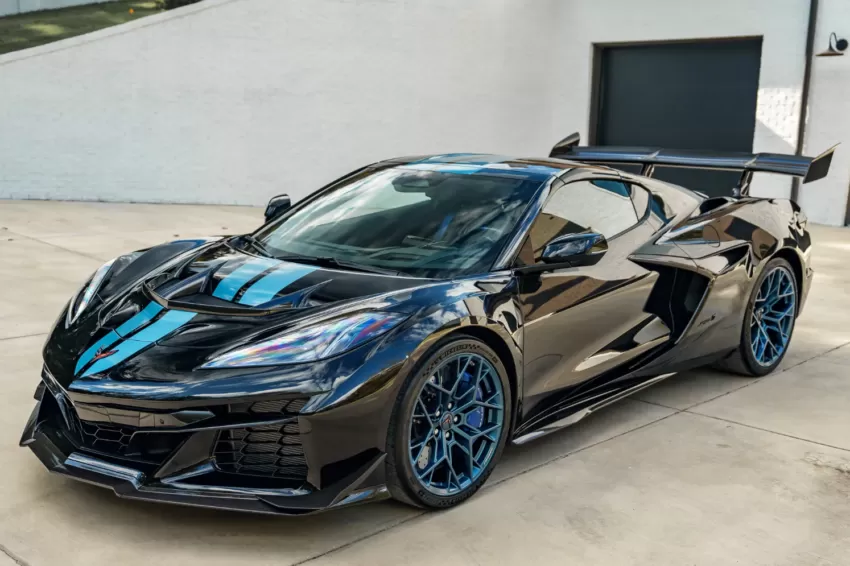 C8 Corvette ZR1: Bán Lướt Lời Gần 70.000 USD Bất Chấp Rủi Ro