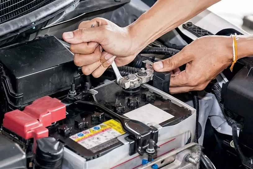 Ô tô bị ngập nước: Những việc cần làm để giảm thiểu thiệt hại