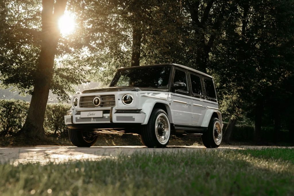 Chiêm ngưỡng Mercedes G63 "Himalaya" SUV 45 tỷ dát kim cương độc nhất