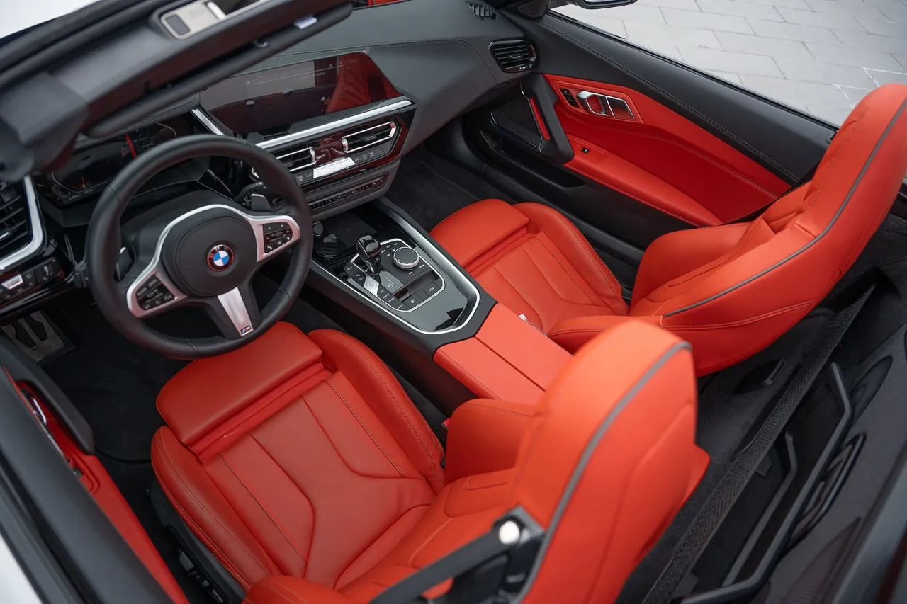 Đánh giá | BMW Z4 sDrive20i M Sport: Quý ông lịch lãm hay mãnh thú huyền thoại ?