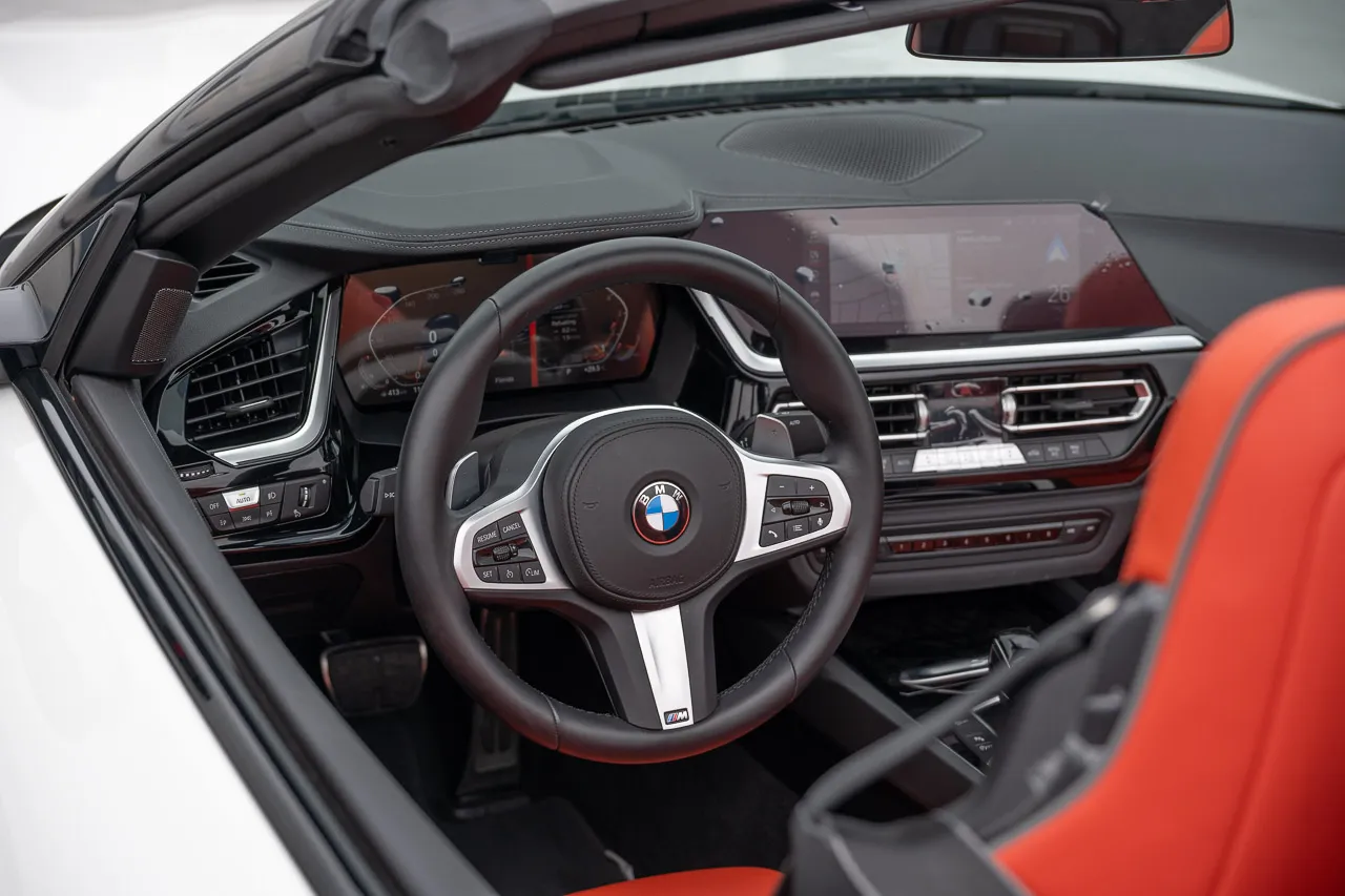 Đánh giá | BMW Z4 sDrive20i M Sport: Quý ông lịch lãm hay mãnh thú huyền thoại ?