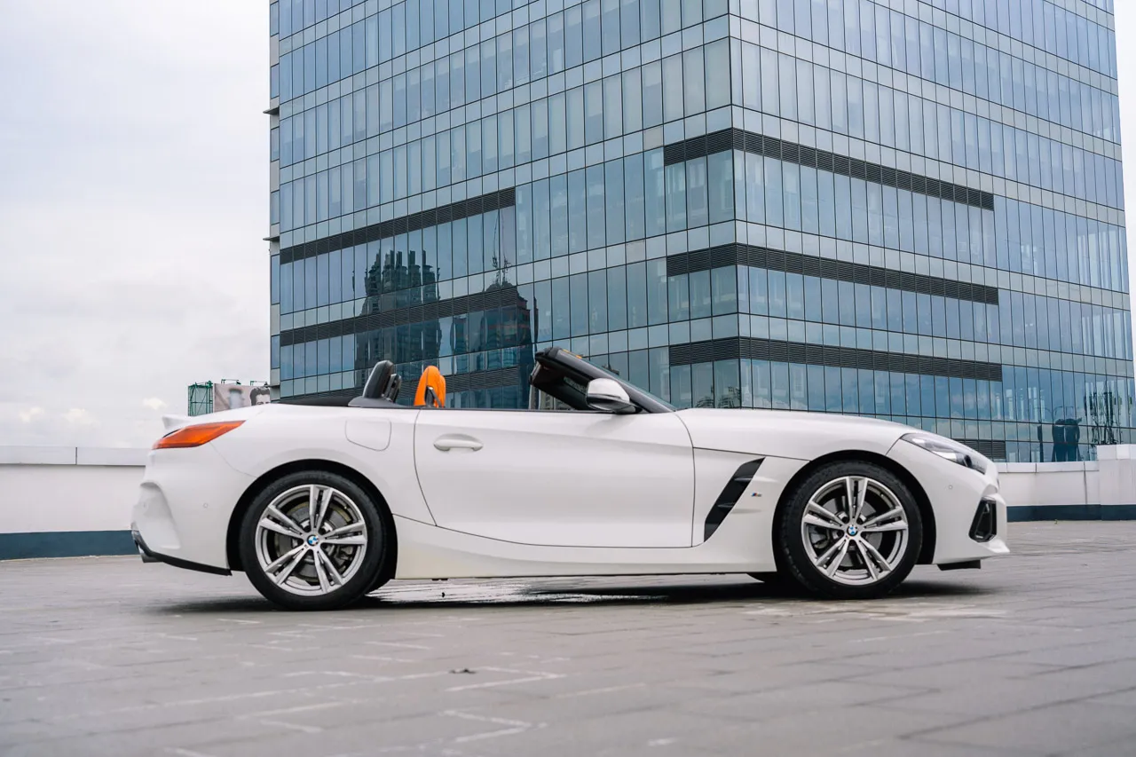 Đánh giá | BMW Z4 sDrive20i M Sport: Quý ông lịch lãm hay mãnh thú huyền thoại ?