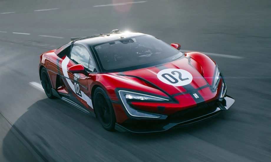 Ferrari Gọi Xe Điện Trung Quốc Là "Những Con Voi Vô Nghĩa" — Nhưng Chính Họ Mới Là Người Nặng Nề Nhất