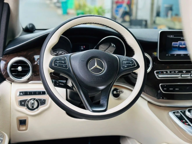 Giá chưa đến 1 tỷ, chiếc Mercedes-Benz này rộng rãi như Carnival, có treo thích ứng nhưng chạy 'không tốn một giọt xăng'