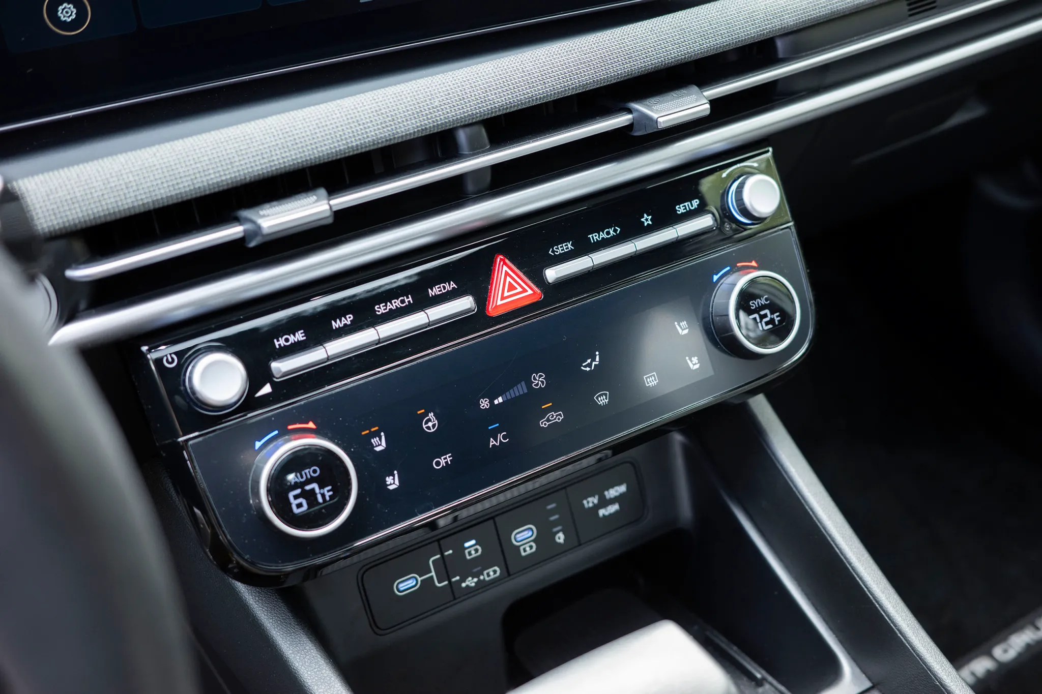 Hyundai Kia 2025 Vẫn Dùng USB-A Cũ Cho CarPlay: Phiền Toái Lạ Lùng Với Người Đam Mê Xe