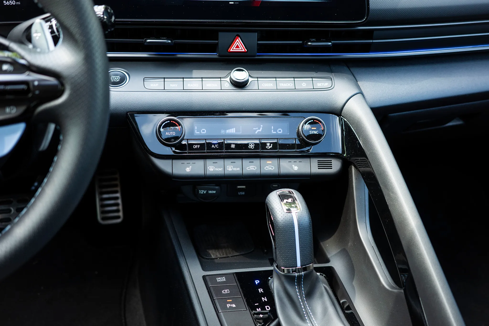 Hyundai Kia 2025 Vẫn Dùng USB-A Cũ Cho CarPlay: Phiền Toái Lạ Lùng Với Người Đam Mê Xe