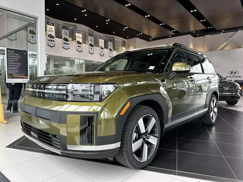 Hyundai Santa Fe giảm giá sốc 125 triệu: Cơ hội vàng sở hữu SUV cao cấp cuối năm