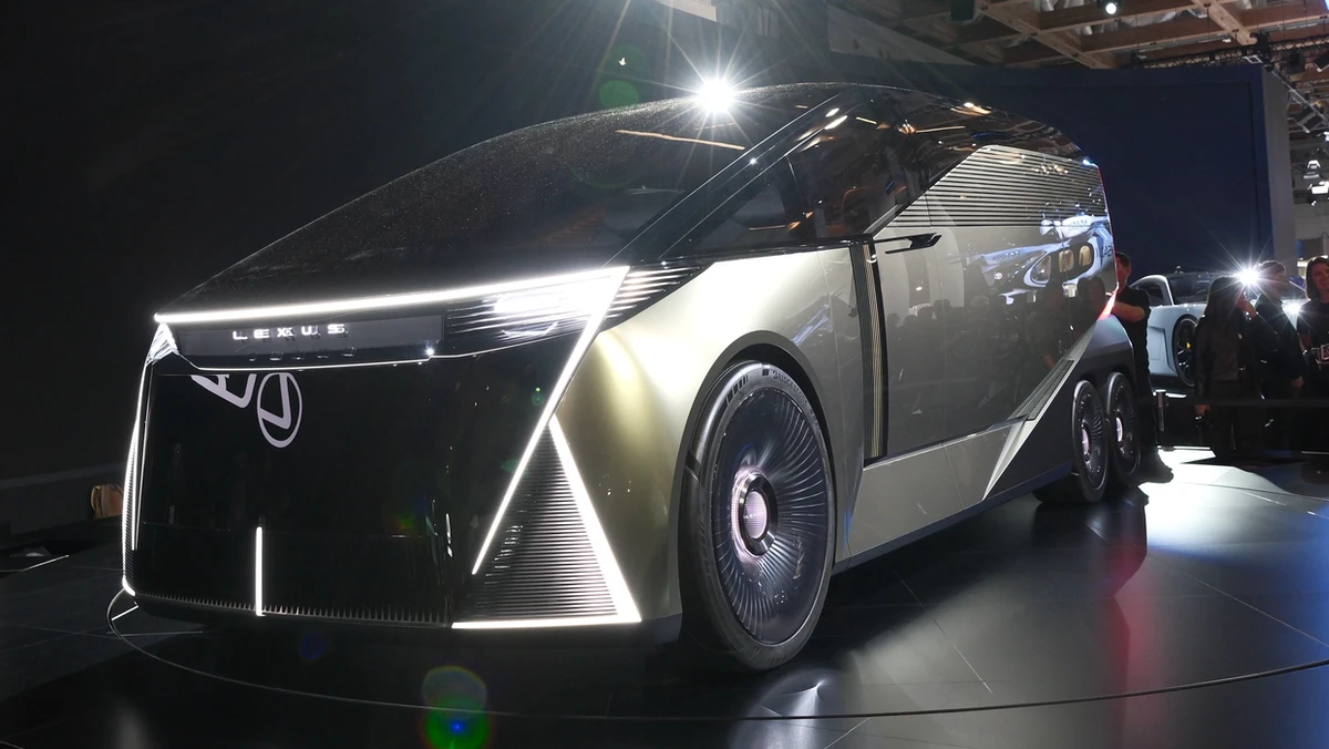 JMS 2025: Lexus LS Concept sáu bánh, biến sedan sang trọng thành 'Tàu Vũ Trụ'