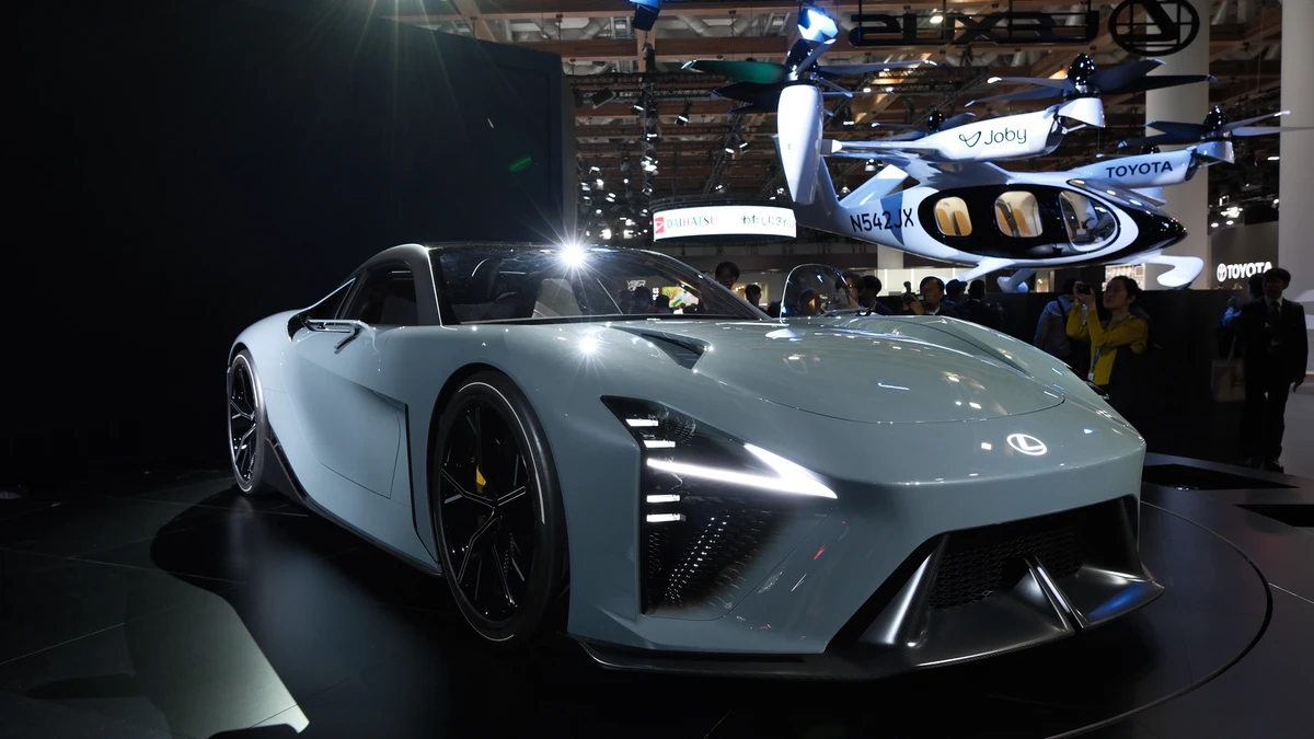 JMS 2025: Lexus LS Concept sáu bánh, biến sedan sang trọng thành 'Tàu Vũ Trụ'