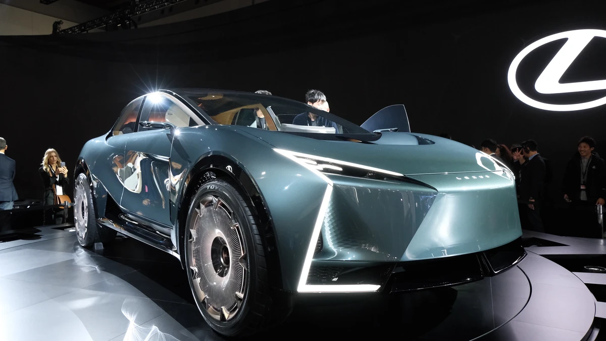 JMS 2025: Lexus LS Concept sáu bánh, biến sedan sang trọng thành 'Tàu Vũ Trụ'