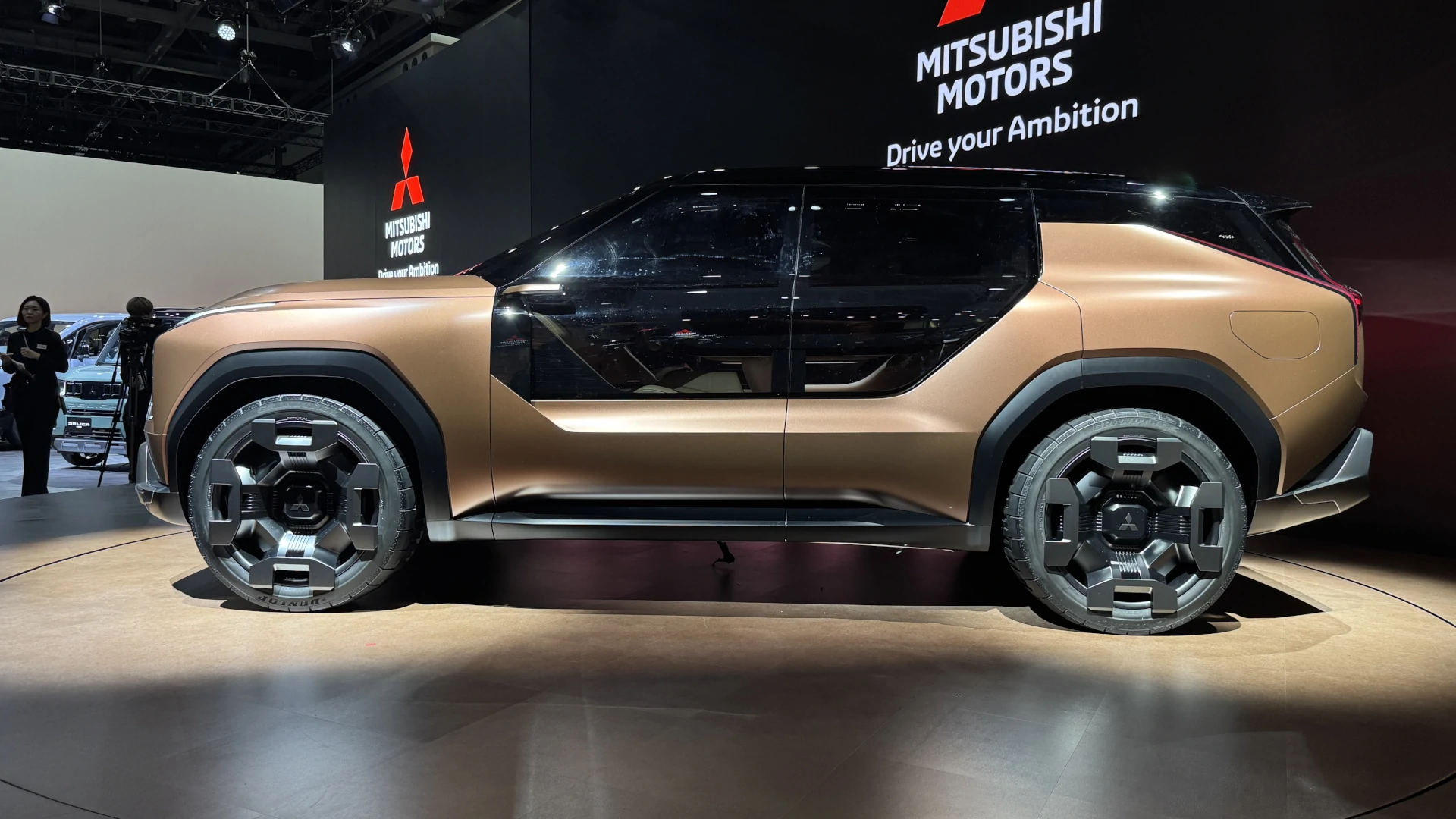 JMS 2025: Mitsubishi Elevance Concept - SUV điện sang trọng, sẵn sàng cho mọi phiêu lưu
