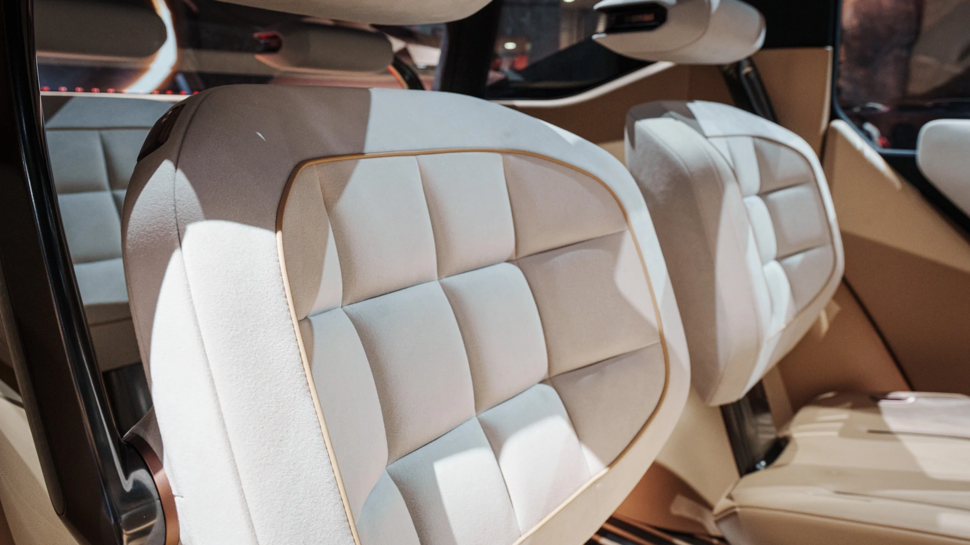 JMS 2025: Mitsubishi Elevance Concept - SUV điện sang trọng, sẵn sàng cho mọi phiêu lưu