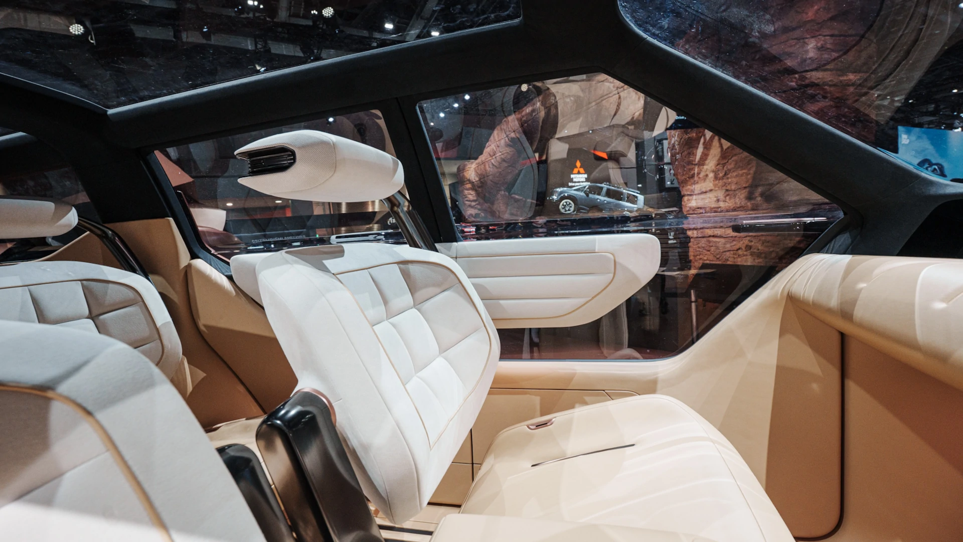 JMS 2025: Mitsubishi Elevance Concept - SUV điện sang trọng, sẵn sàng cho mọi phiêu lưu