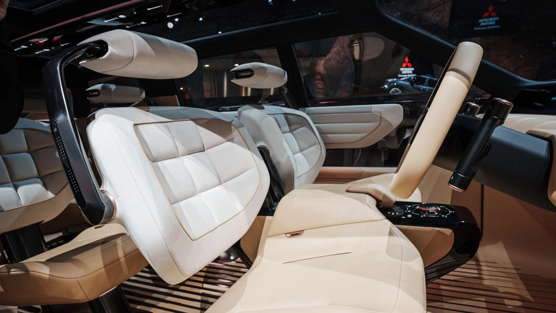 JMS 2025: Mitsubishi Elevance Concept - SUV điện sang trọng, sẵn sàng cho mọi phiêu lưu