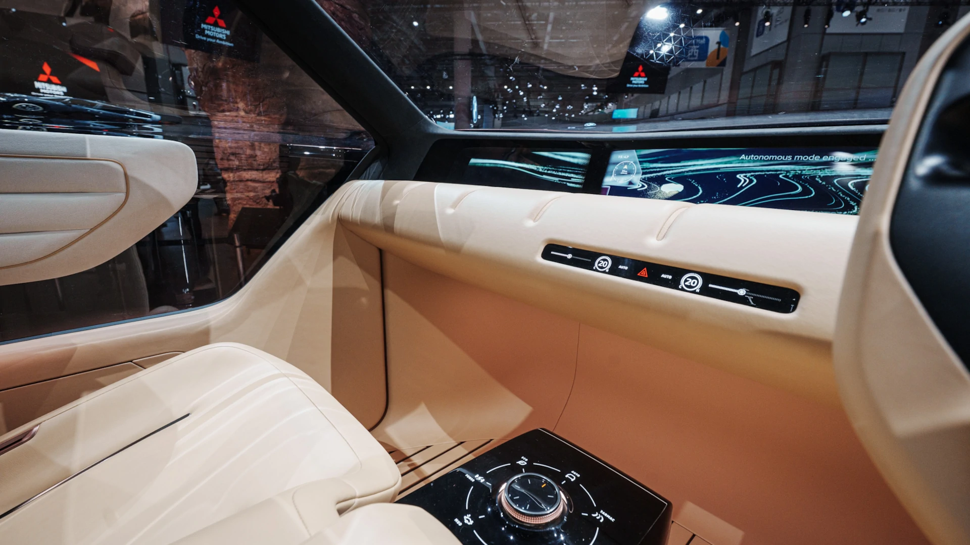 JMS 2025: Mitsubishi Elevance Concept - SUV điện sang trọng, sẵn sàng cho mọi phiêu lưu