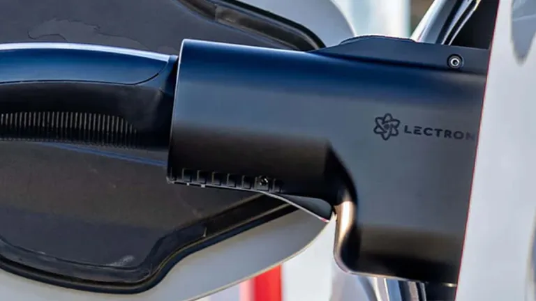 Lectron 'Cứu Cánh' Cho Xe Điện: Adapter NACS Giúp Ford, Mercedes, GM Tiếp Cận Supercharger Tesla