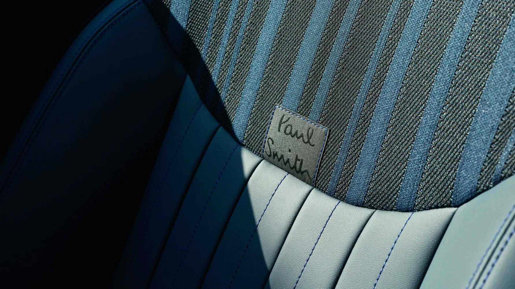 Mini và Paul Smith Tái Hợp: Ra Mắt Phiên Bản Cooper Đặc Biệt Đậm Chất Thời Trang Anh Quốc