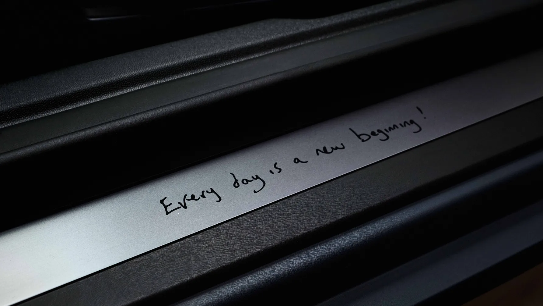 Mini và Paul Smith Tái Hợp: Ra Mắt Phiên Bản Cooper Đặc Biệt Đậm Chất Thời Trang Anh Quốc