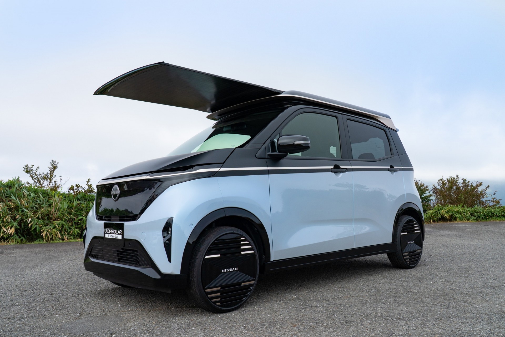 Nissan Và Nước Cờ Năng Lượng Mặt Trời: Tương Lai Xe Điện Là Tự Sạc?