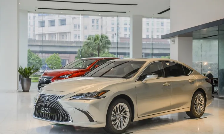 Lexus ES: giá lăn bánh 11/2025, TSKT, đánh giá chi tiết