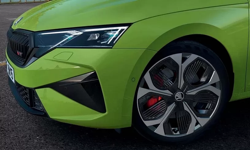 Skoda Octavia RS - sedan hiệu suất cao sắp bán tại Việt Nam