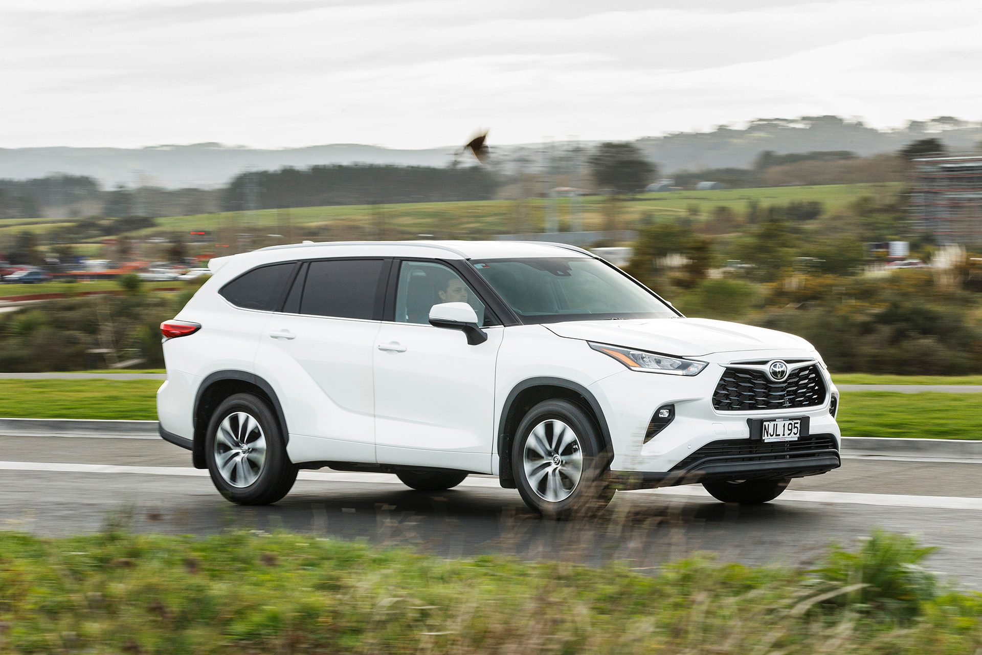 Top 9 SUV "Nồi Đồng Cối Đá": Mua Một Lần, Dùng Trọn Đời