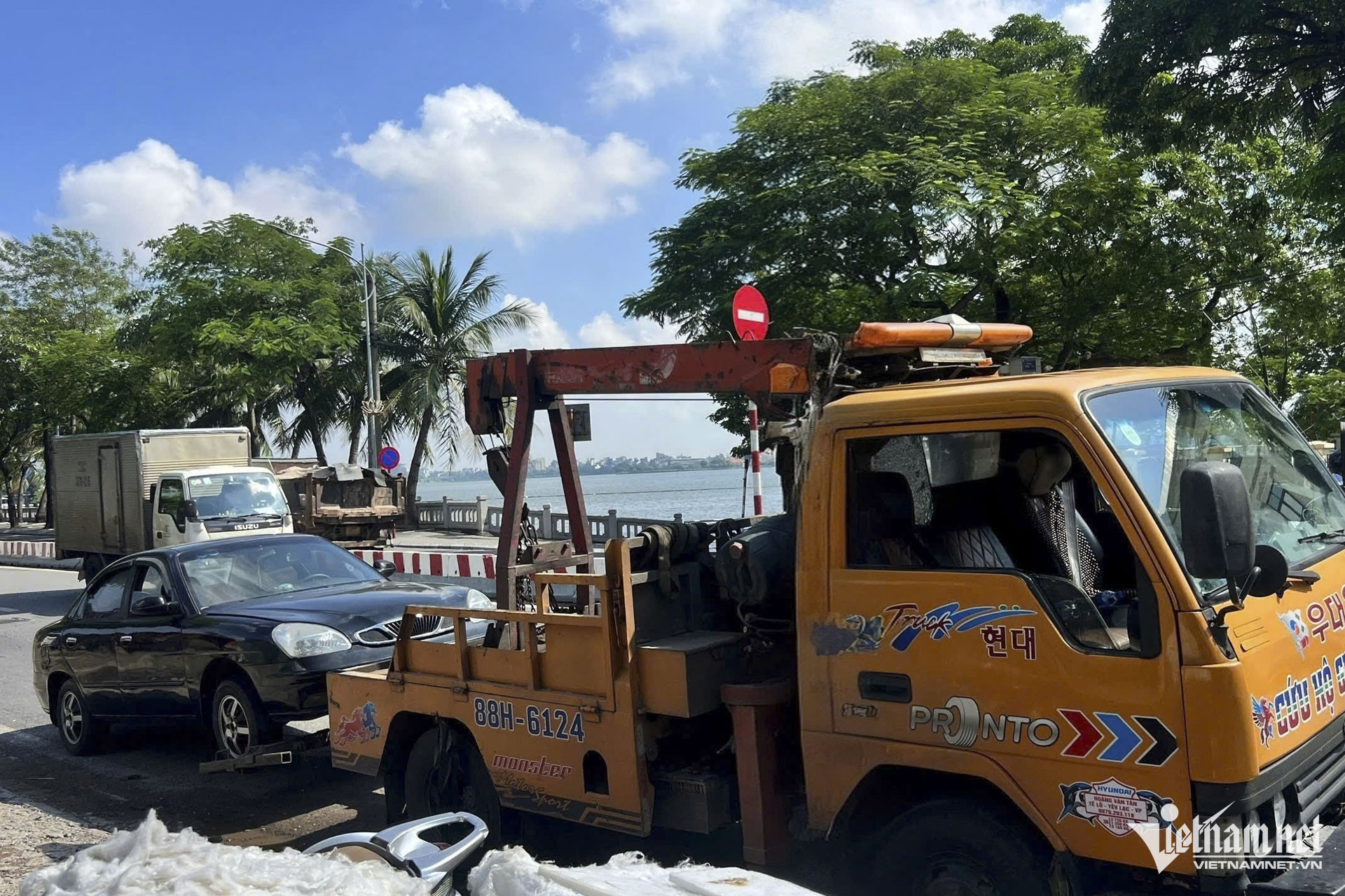 Vạch Xăng Đỏ: Lời Nhắc Nhở Hay Tấm Séc Sửa Chữa Đắt Đỏ?