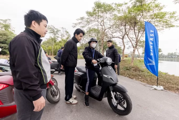 Vietnam Mobility Show 2025: Lần Đầu Lái Thử Xe Trên Đường Đua F1