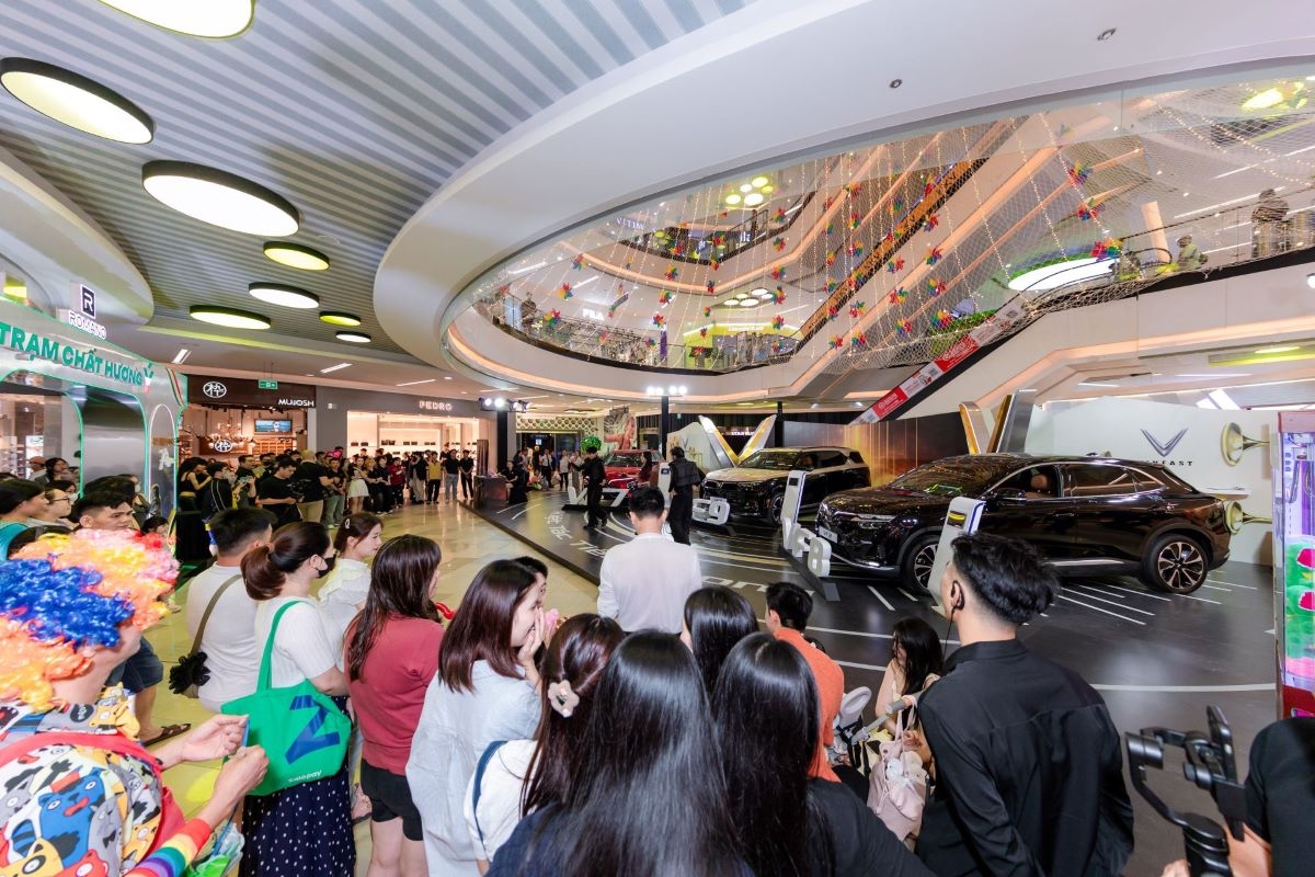 Xe Hơi VinFast VF 7, VF 8, VF 9 Hút Khách Ngày Trải Nghiệm