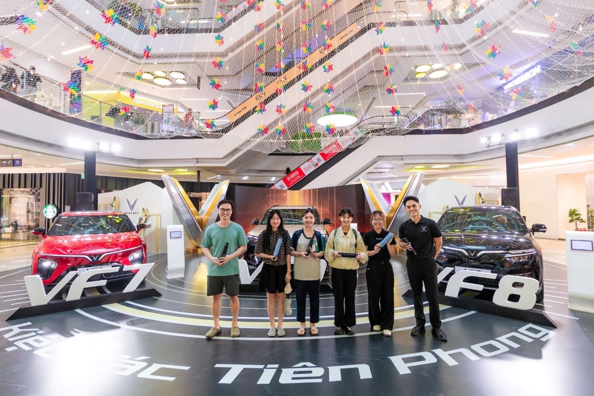 Xe Hơi VinFast VF 7, VF 8, VF 9 Hút Khách Ngày Trải Nghiệm