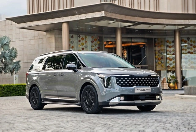 Xe MPV gia đình cỡ lớn bán chạy nhất Việt Nam giảm giá gần 100 triệu đồng